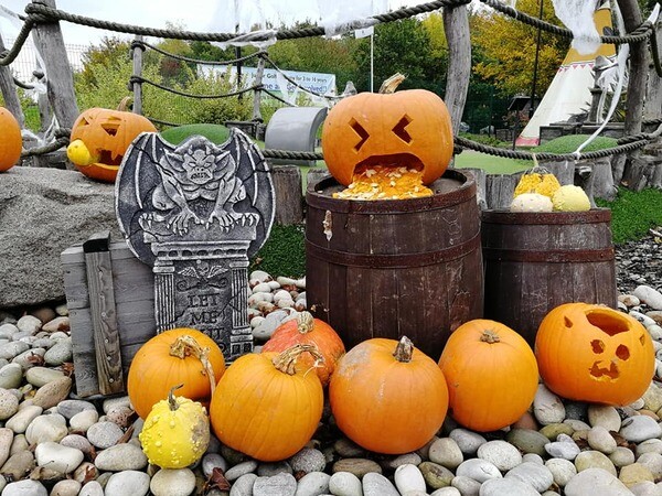 Halloween On Bear Creek ... Spooky Fun 